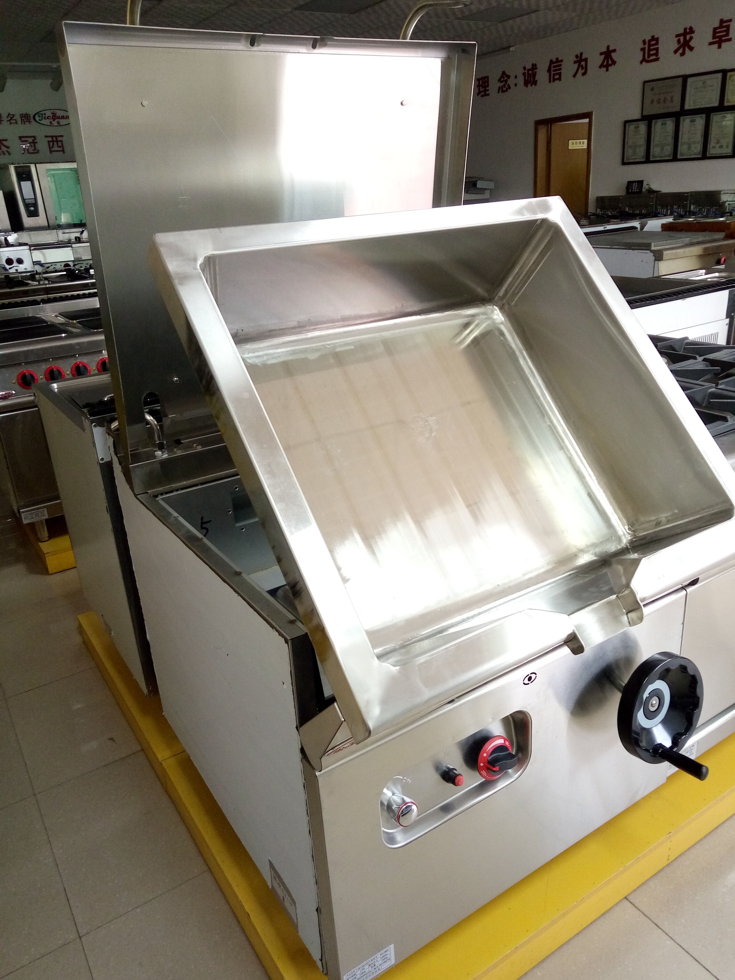 Equipamento de cozinha para restaurante comercial a gás 60L frigideira basculante 